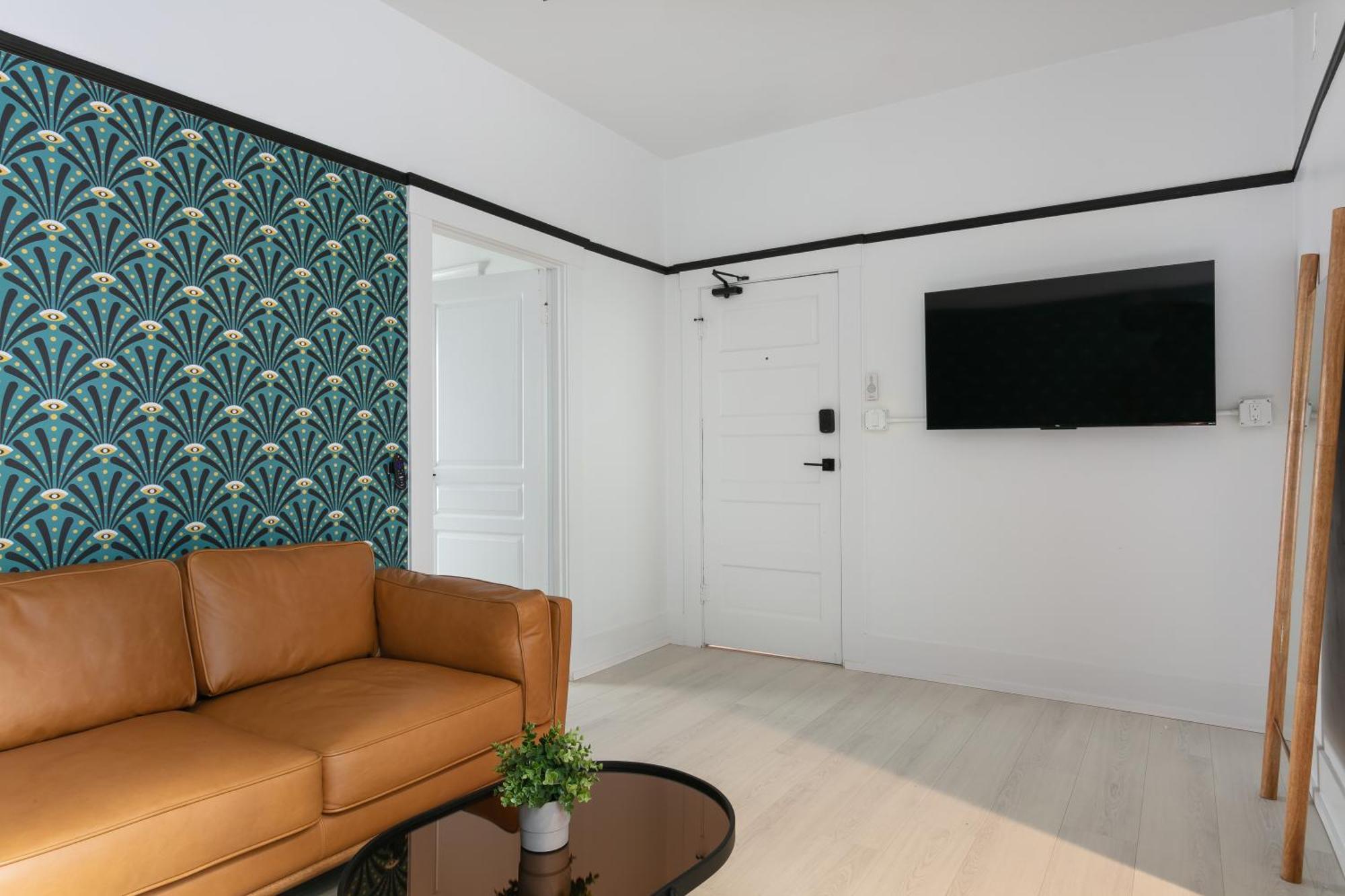 417 Market St 2br Hotel San Diego
